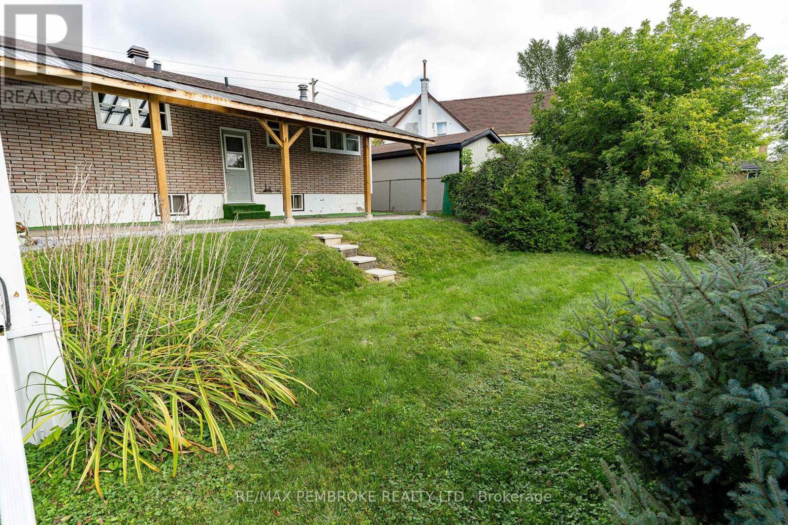 142 Deacon Street Property Photo 13