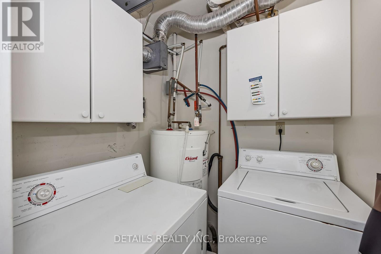 908 - 1705 Playfair Drive Property Photo 22