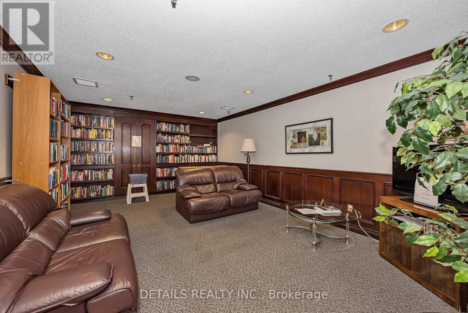 908 - 1705 Playfair Drive Property Photo 24