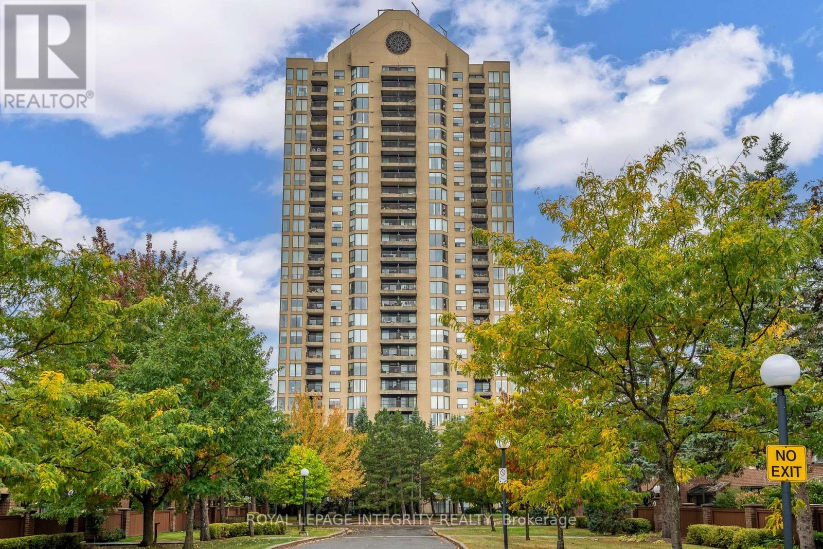 302 - 545 St Laurent Boulevard Property Photo 1