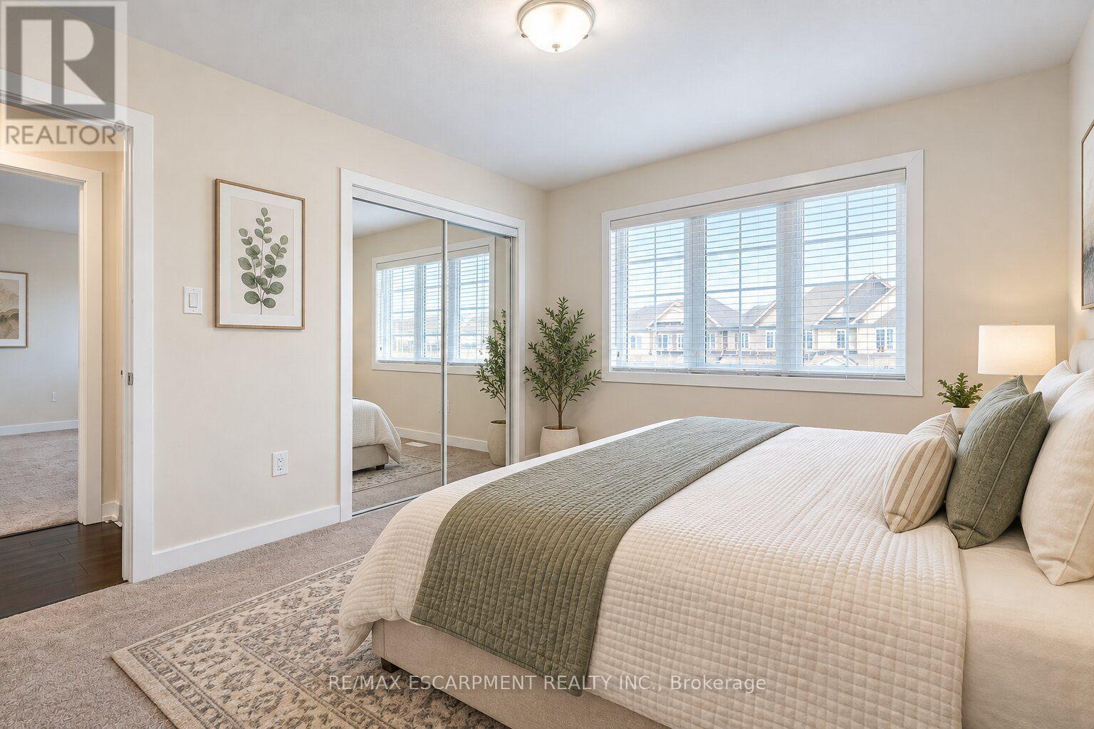 92 Longboat Run W Property Photo 11