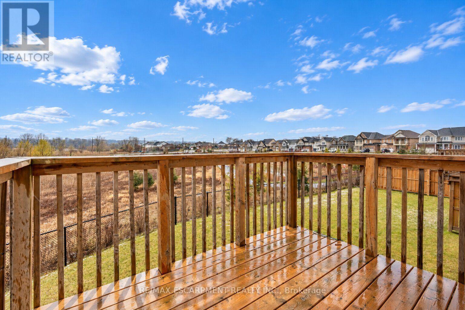 92 Longboat Run W Property Photo 17
