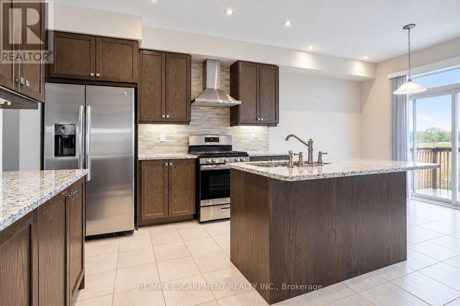 92 Longboat Run W Property Photo 23