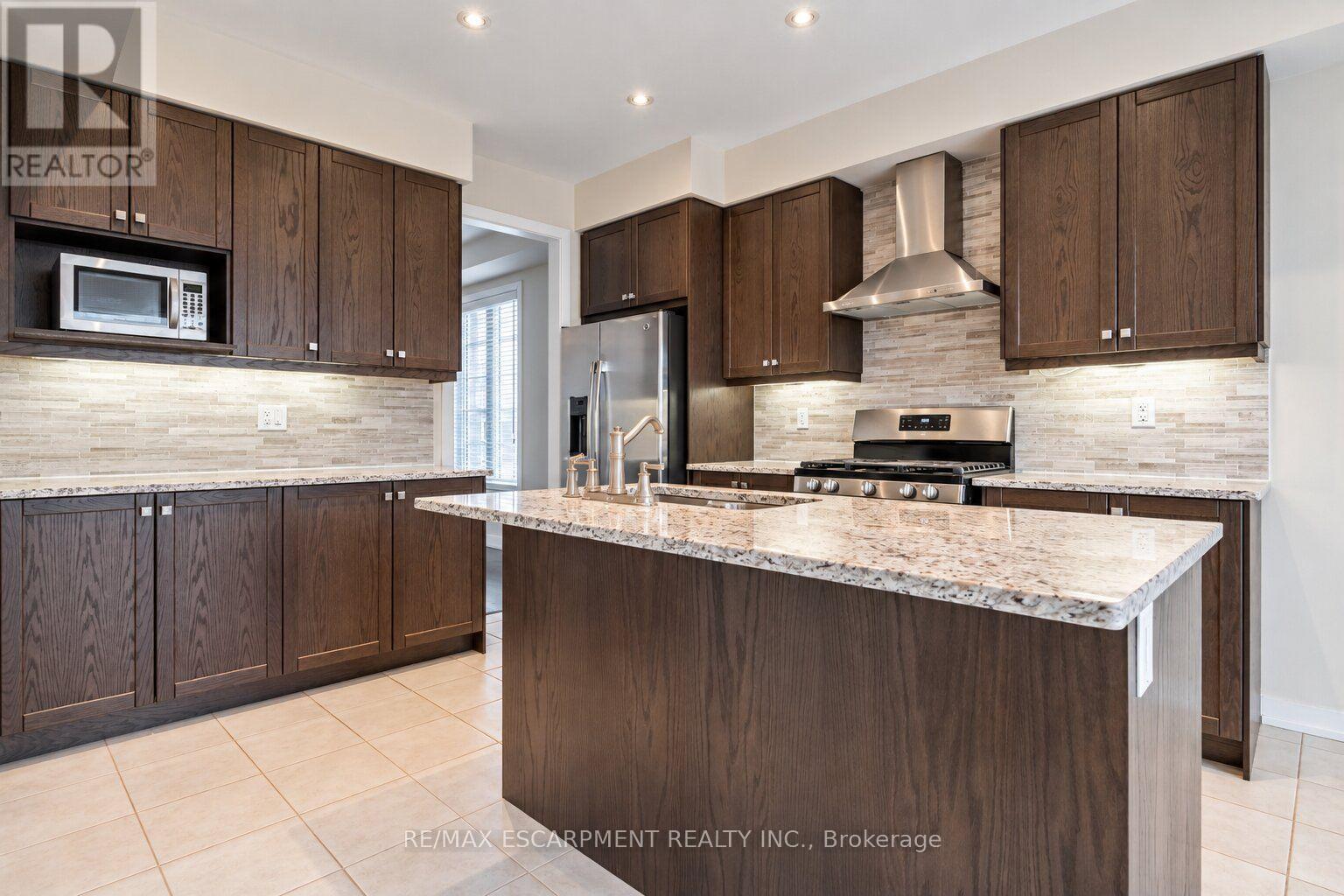 92 Longboat Run W Property Photo 24