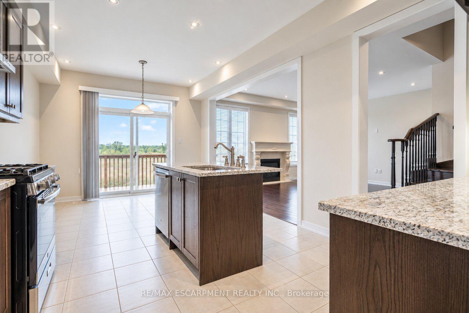 92 Longboat Run W Property Photo 26