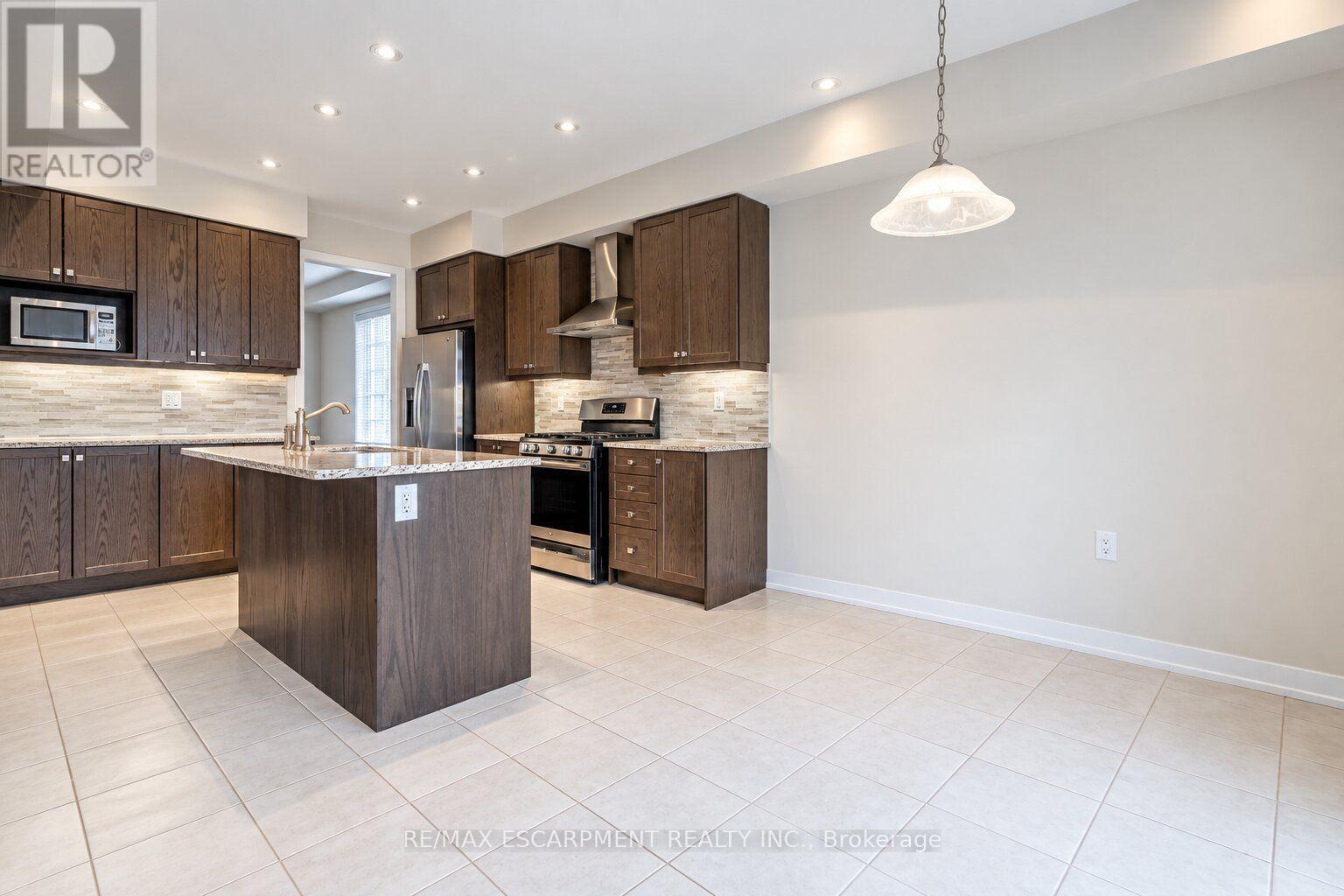 92 Longboat Run W Property Photo 28