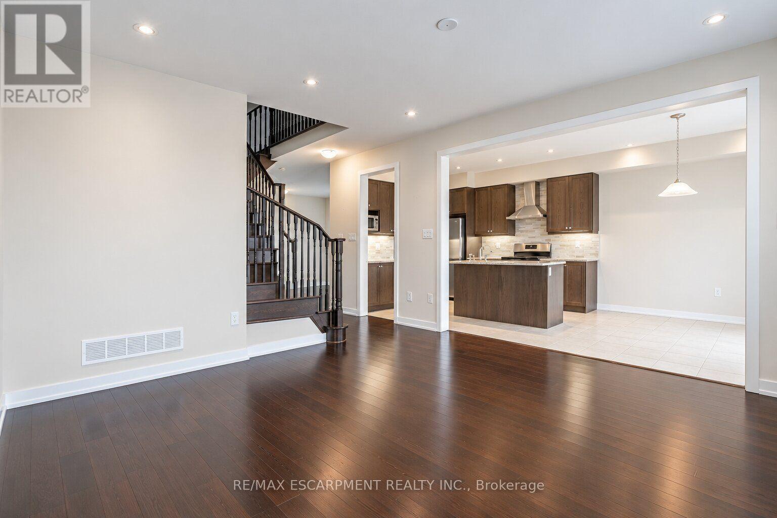 92 Longboat Run W Property Photo 31
