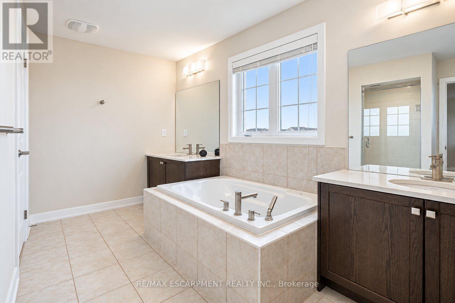 92 Longboat Run W Property Photo 49