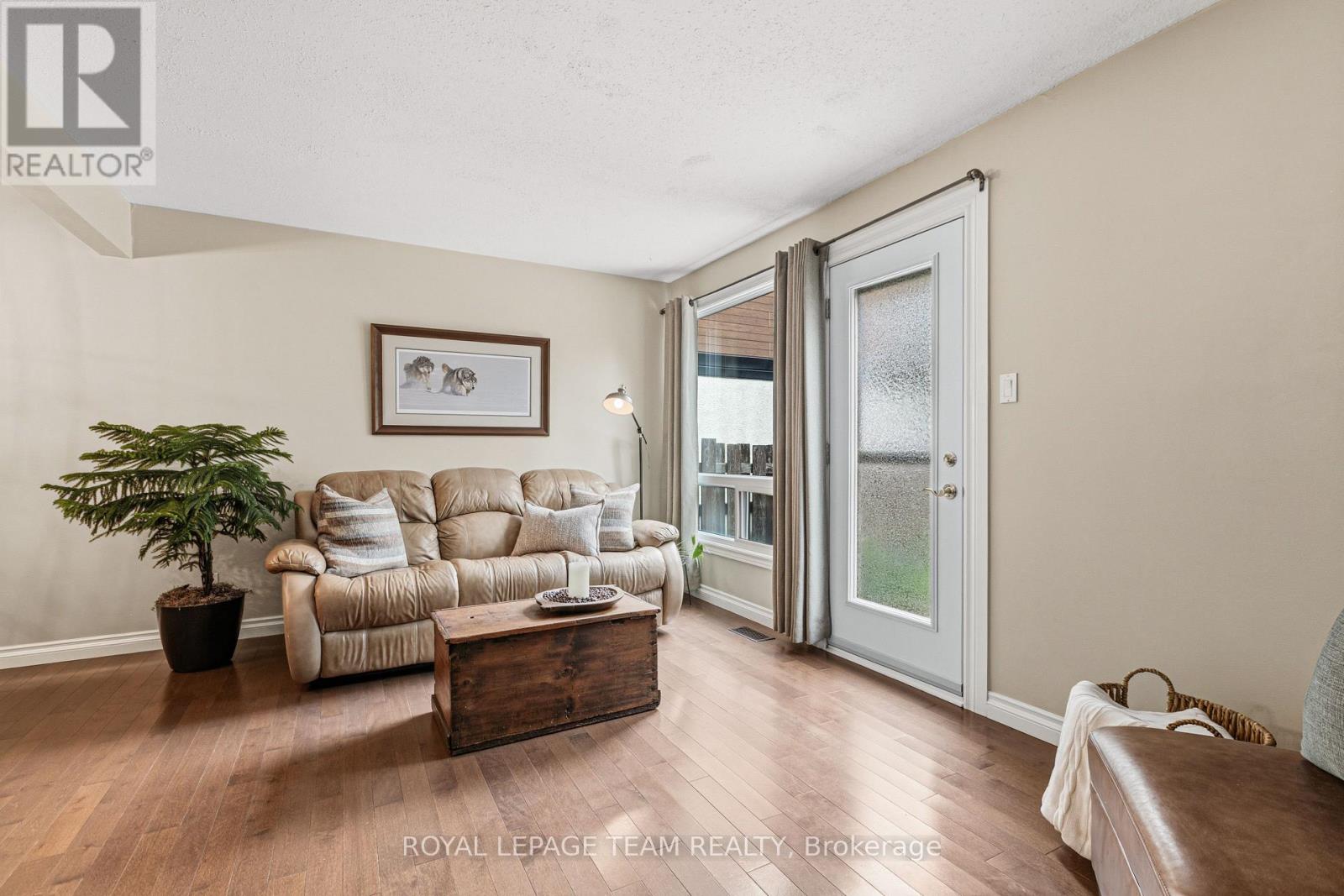 68 - 82 Mcclintock Way Property Photo 17