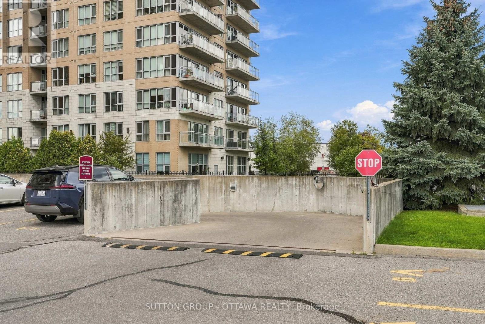 802 - 120 Grant Carman Drive Property Photo 5