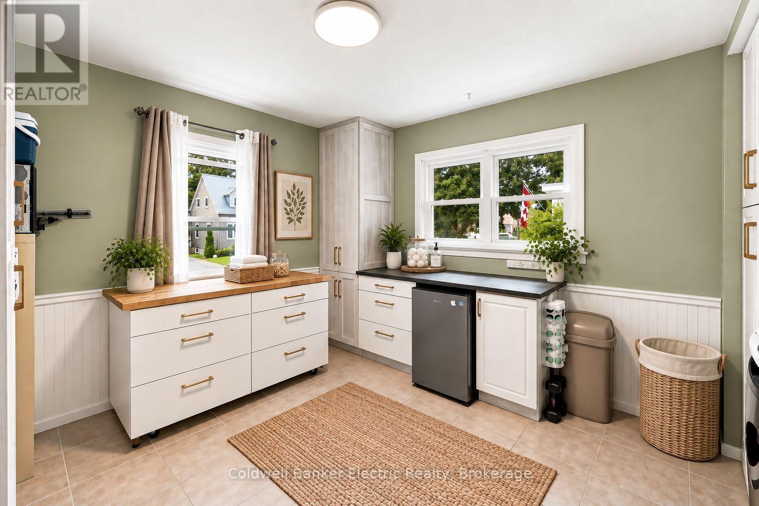 19 Graham Street E Property Photo 17