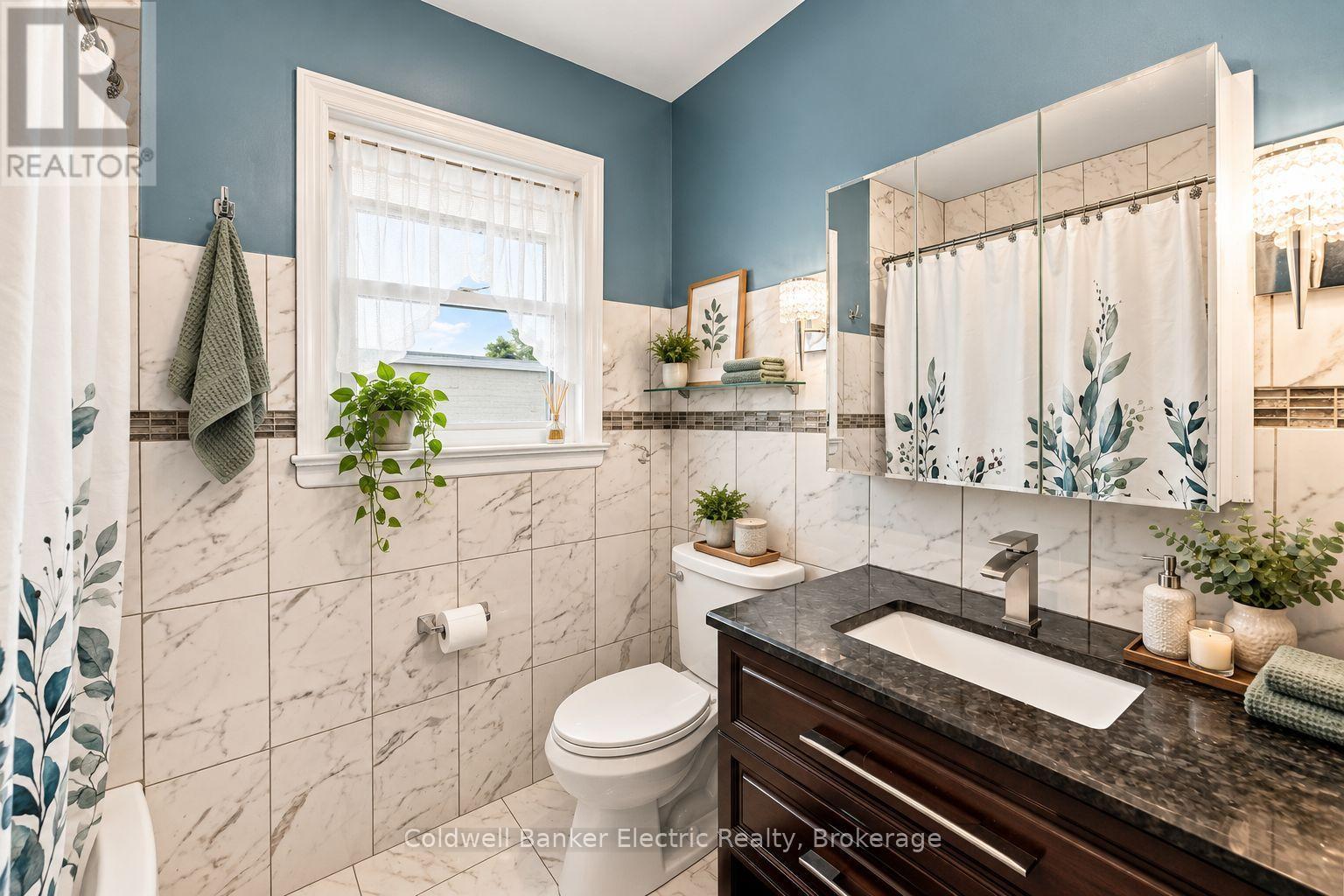 19 Graham Street E Property Photo 21