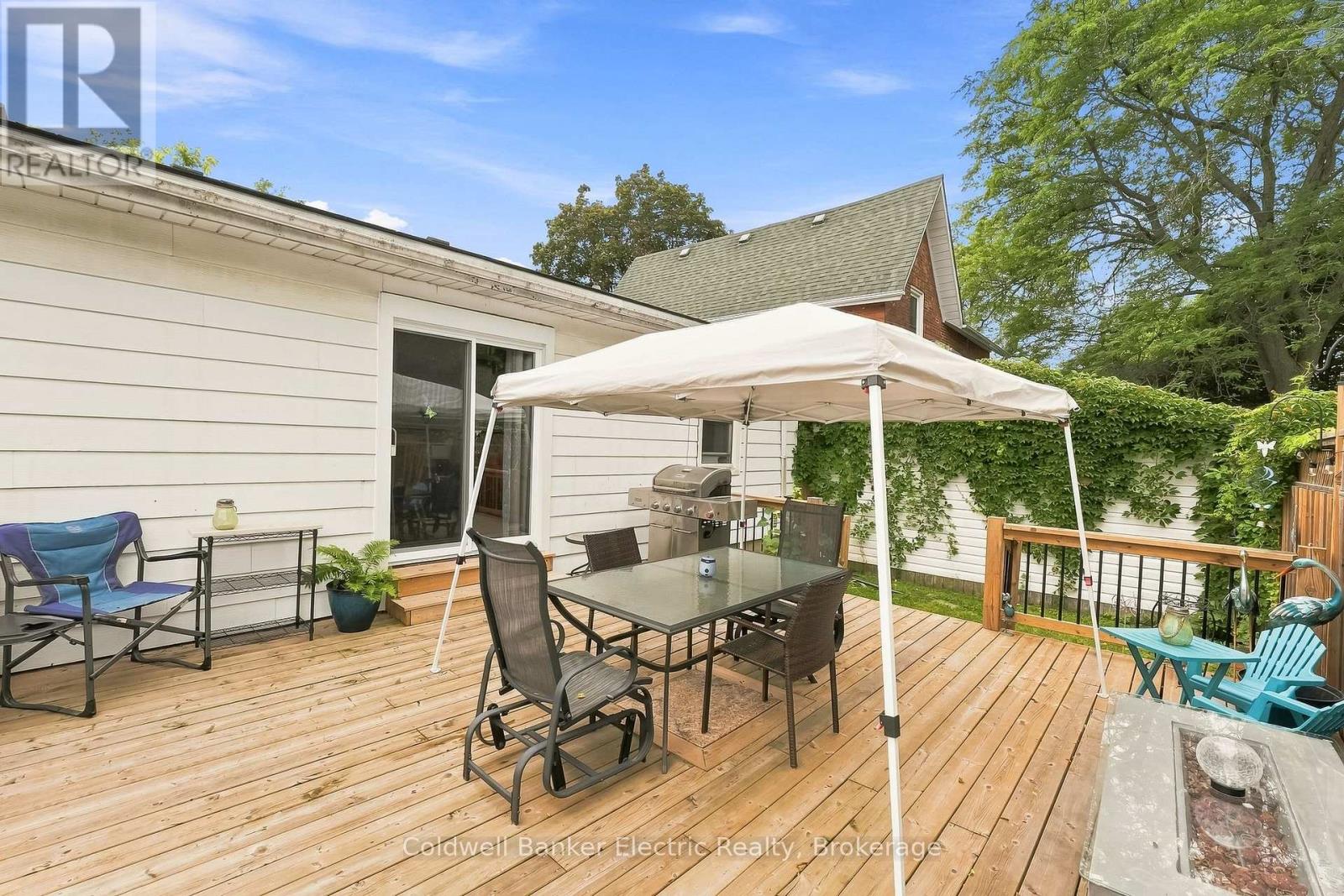 19 Graham Street E Property Photo 36