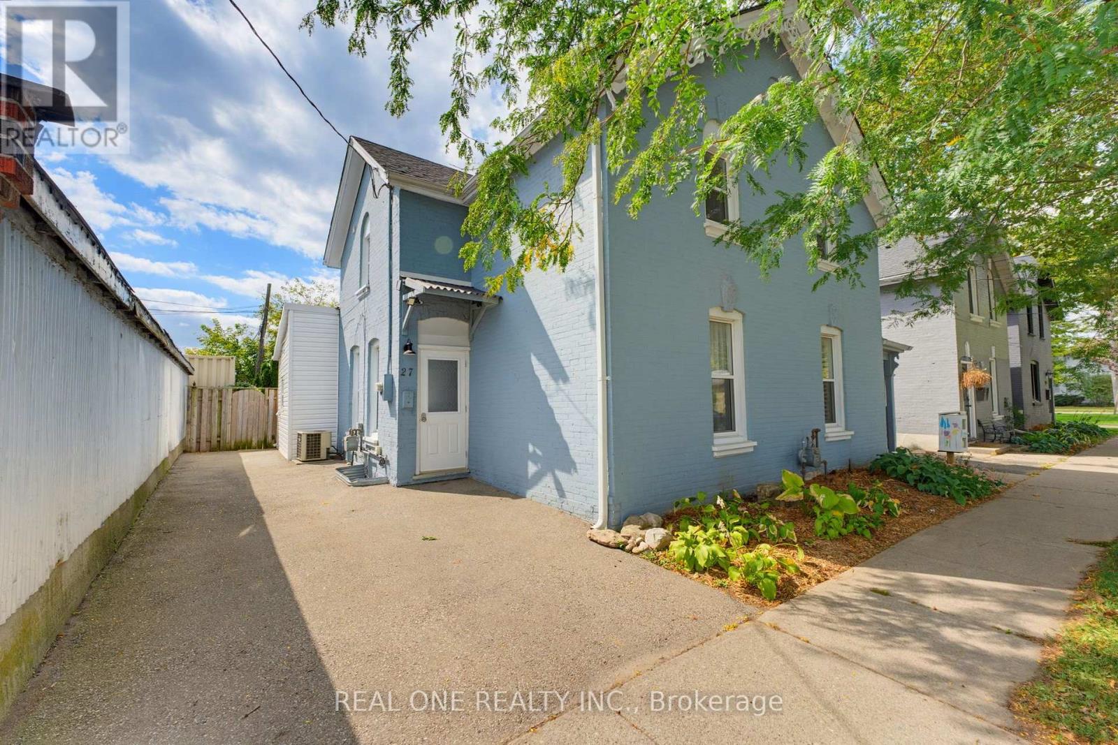 27 Gilkison Street Property Photo 1