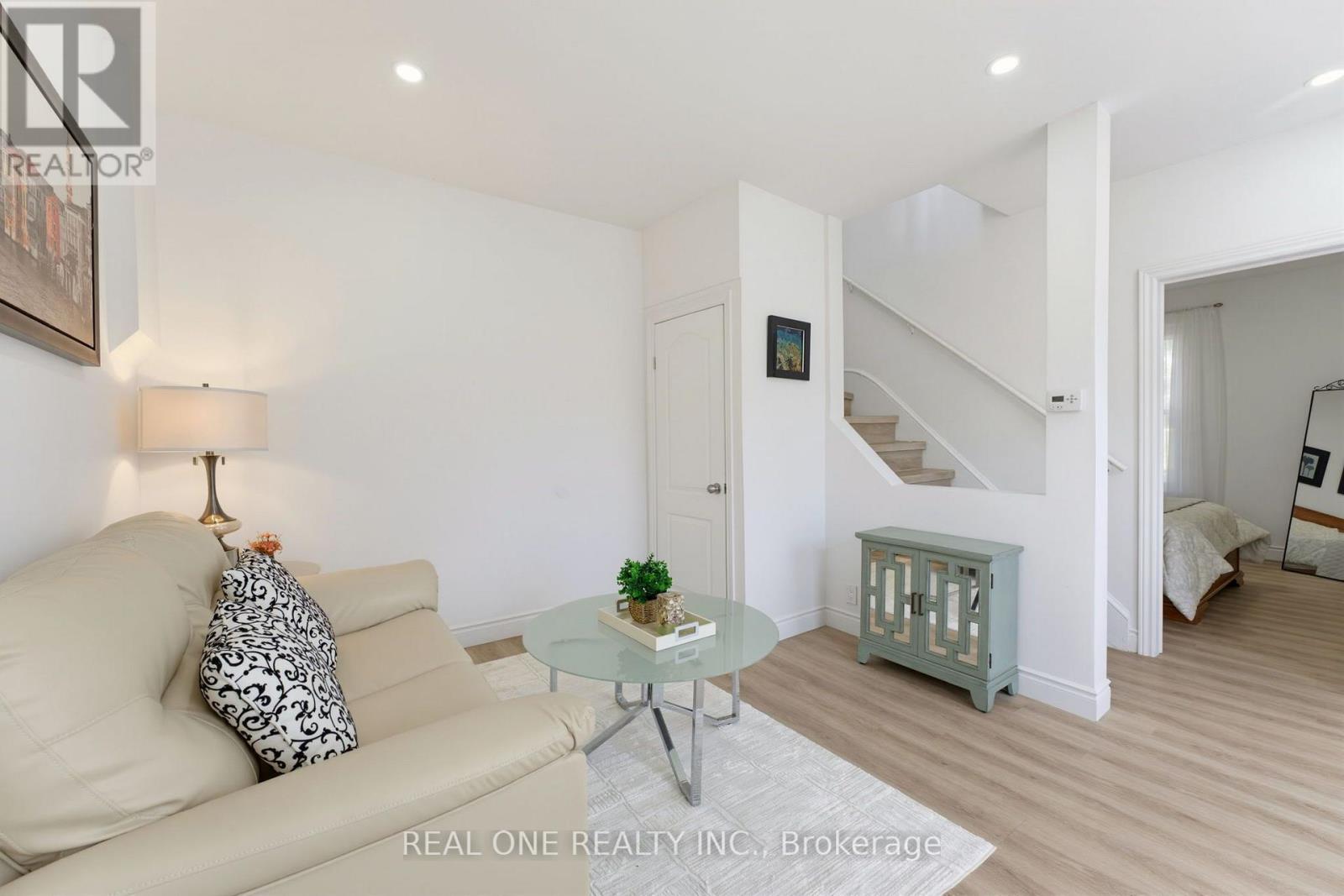 27 Gilkison Street Property Photo 6