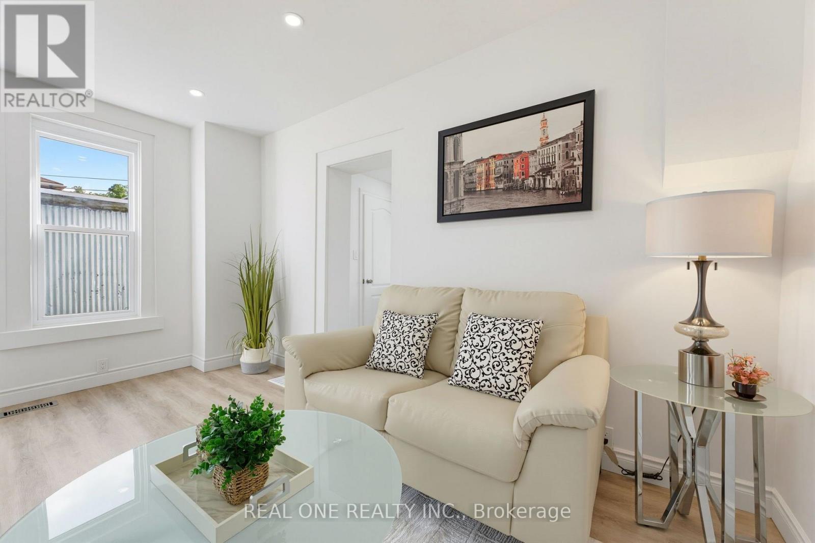 27 Gilkison Street Property Photo 7