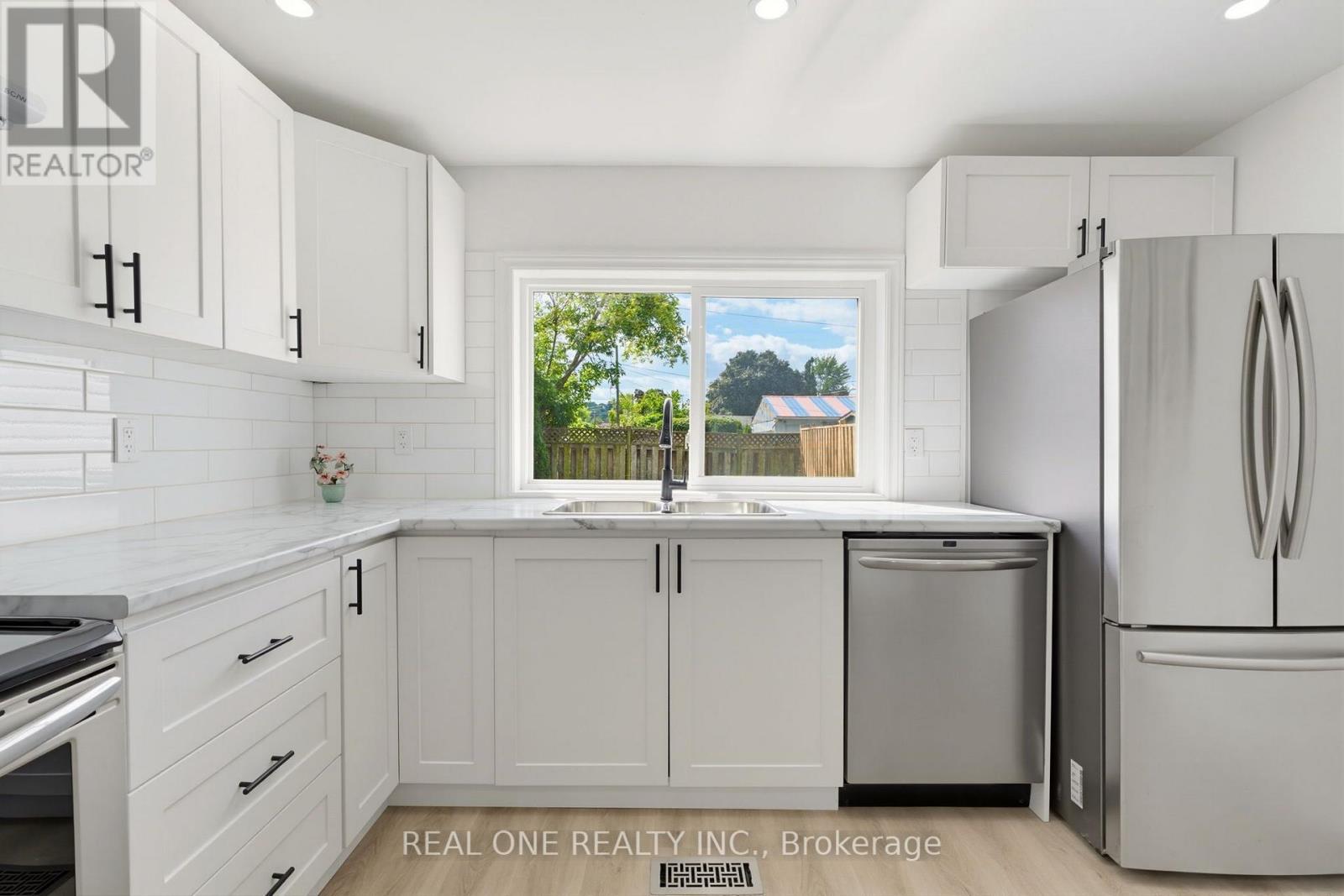 27 Gilkison Street Property Photo 9