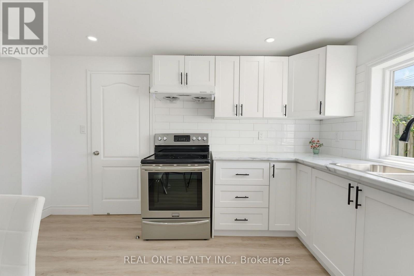 27 Gilkison Street Property Photo 10
