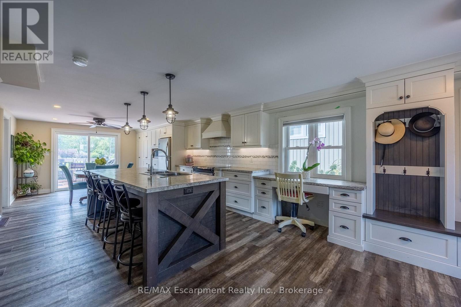 116 Erie Boulevard Property Photo 6