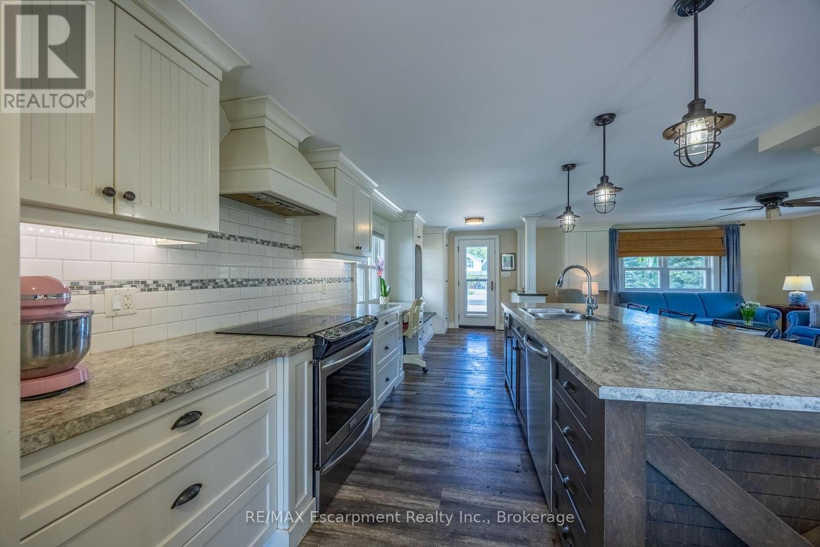 116 Erie Boulevard Property Photo 10
