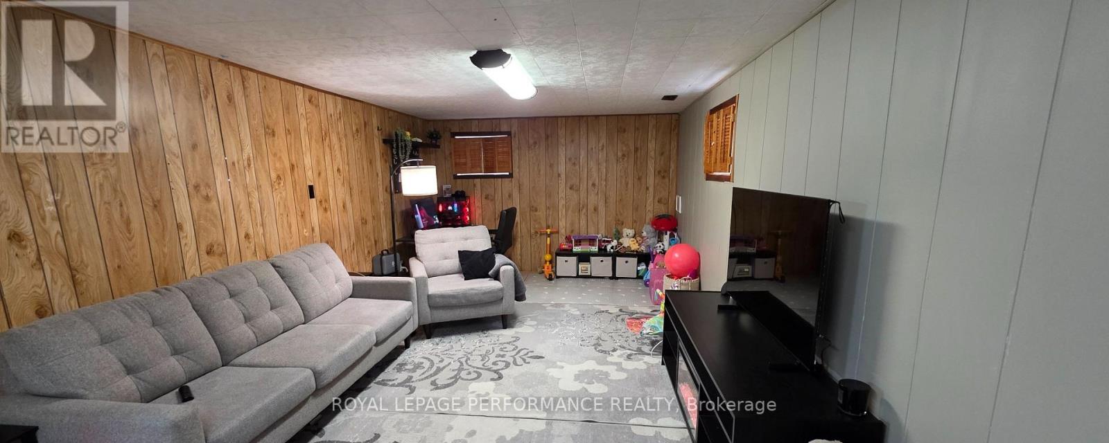 641 Burton Avenue Property Photo 24