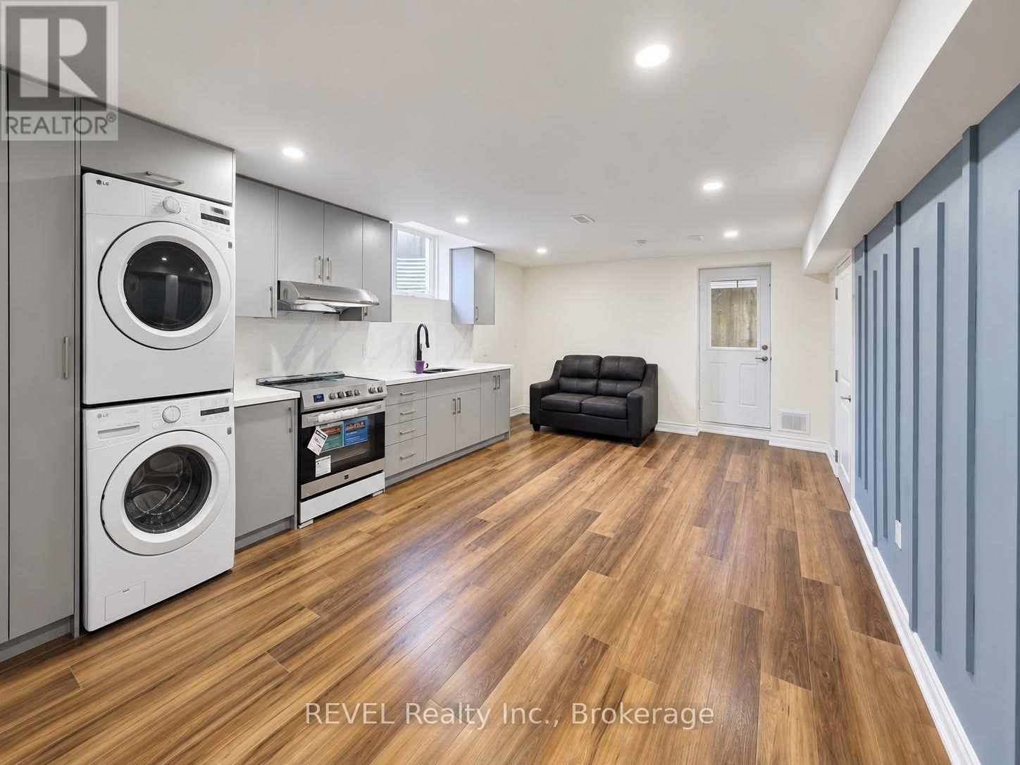 Lower - 15 Ironwood Court Property Photo 1