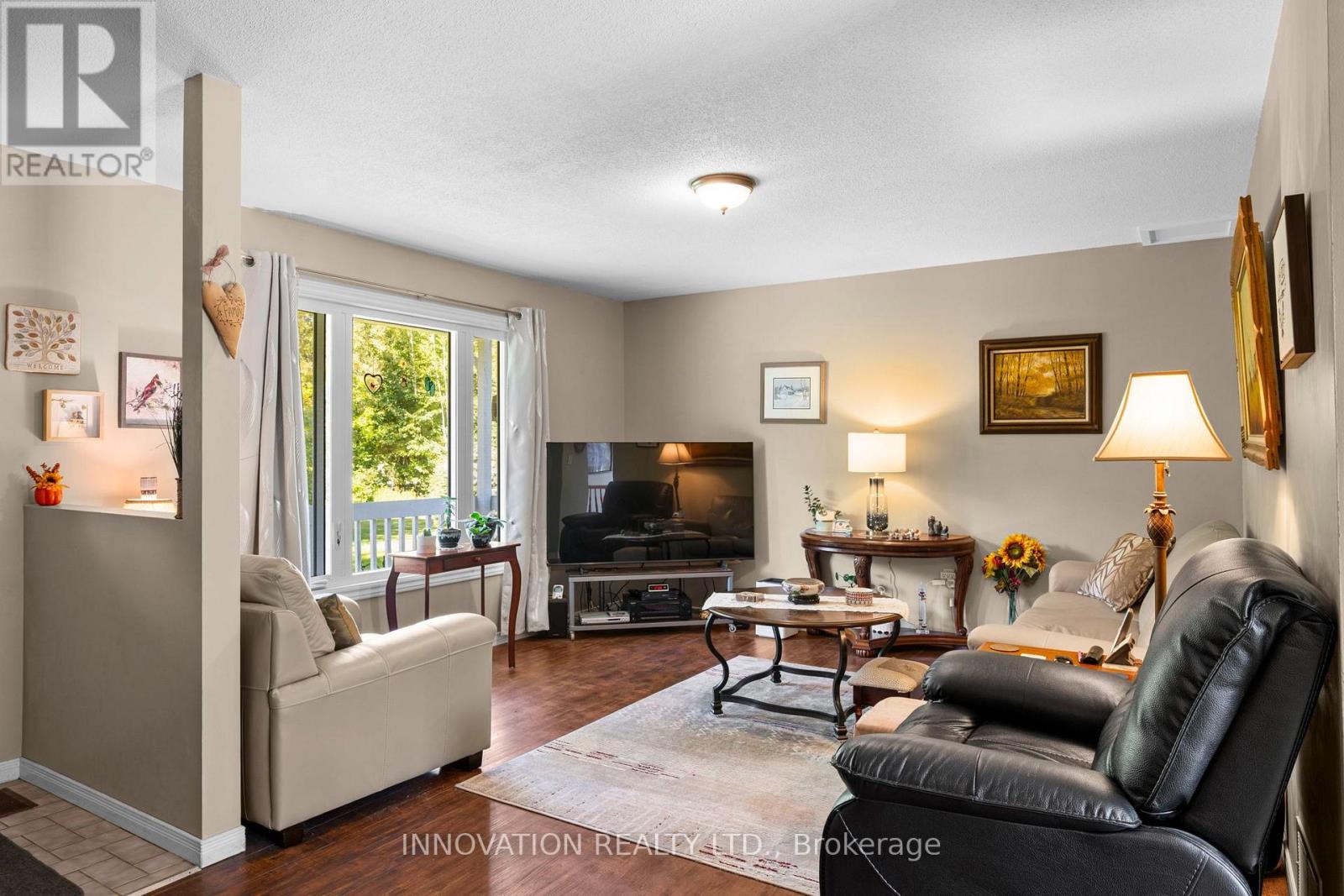 2031 Jochem Road Property Photo 8