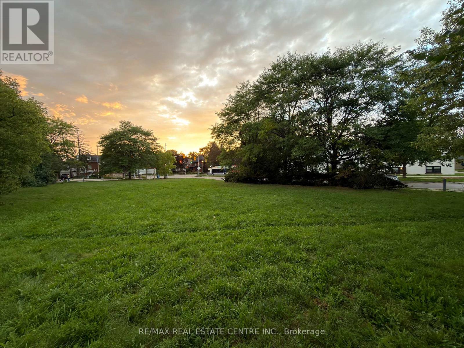 115 Union Boulevard Property Photo 2