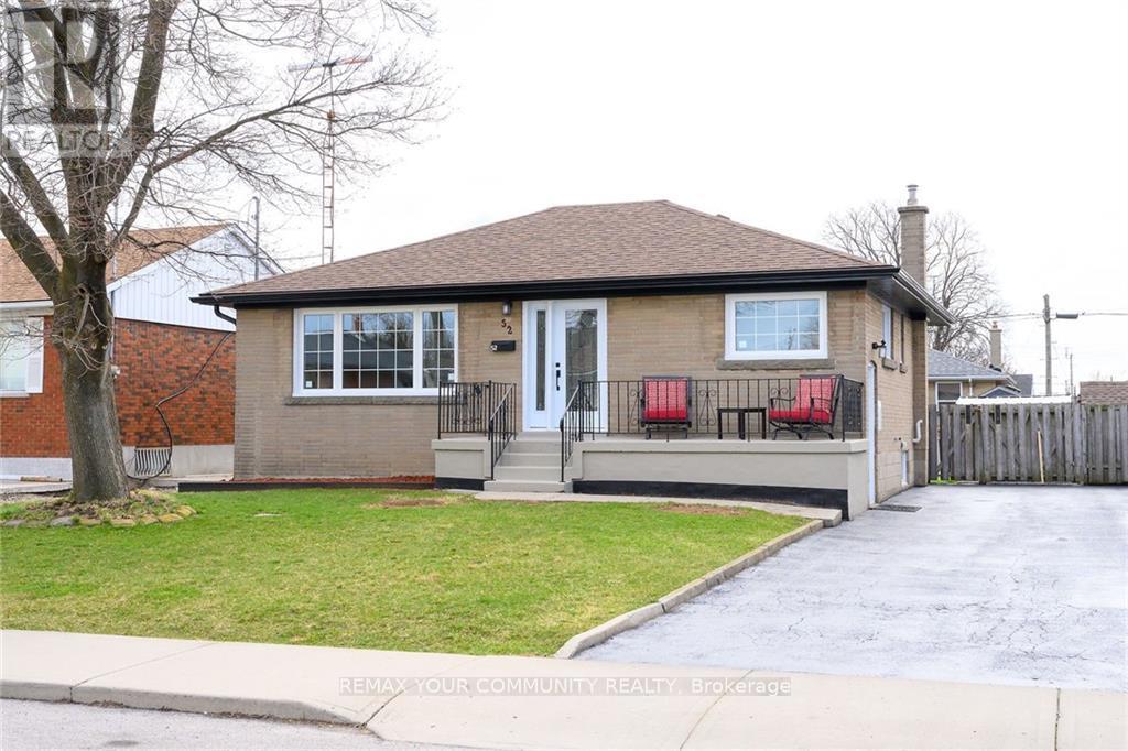 UPPER - 52 ELLIOTT AVENUE