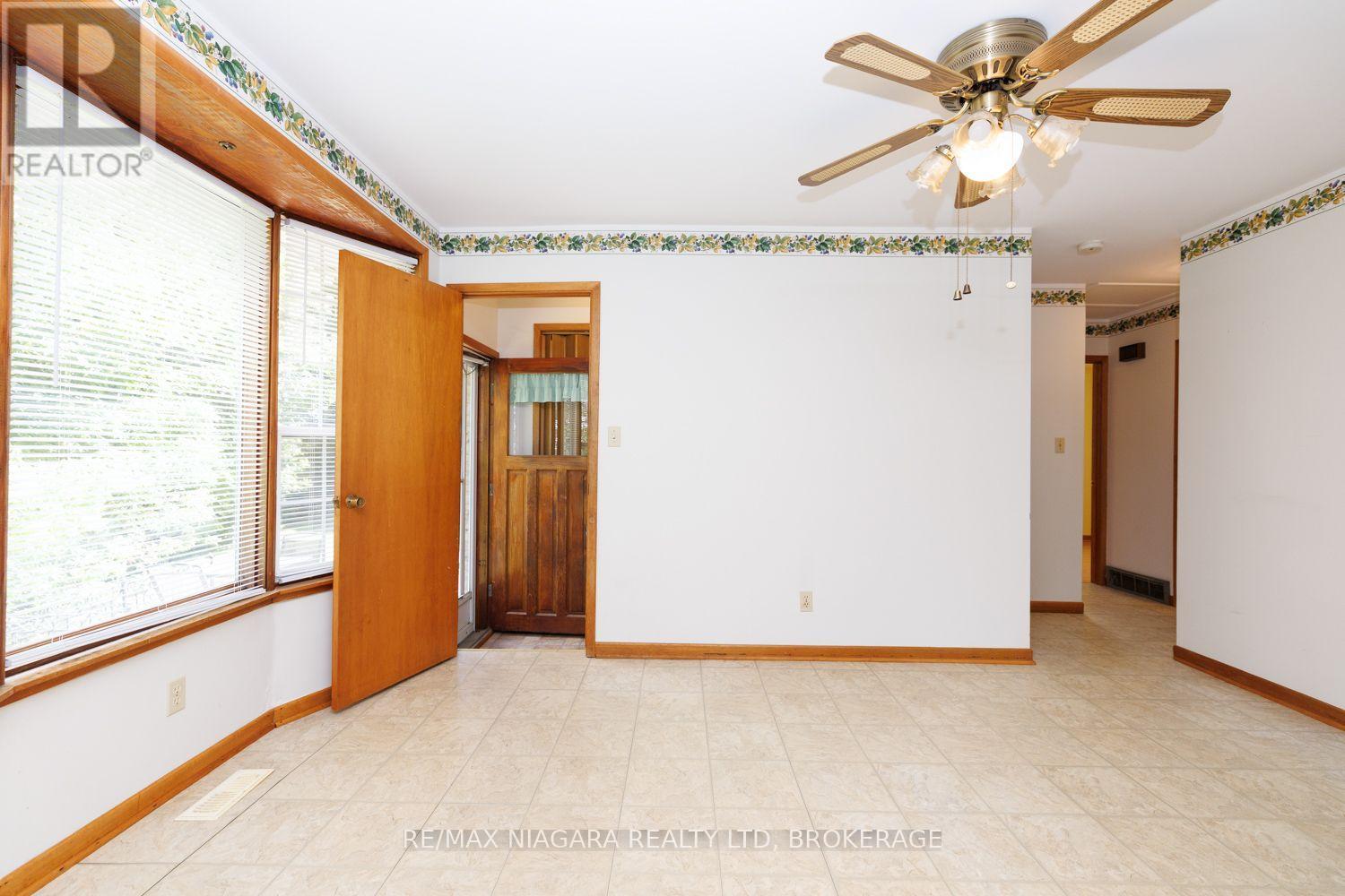 4166 Chippawa Parkway Property Photo 8