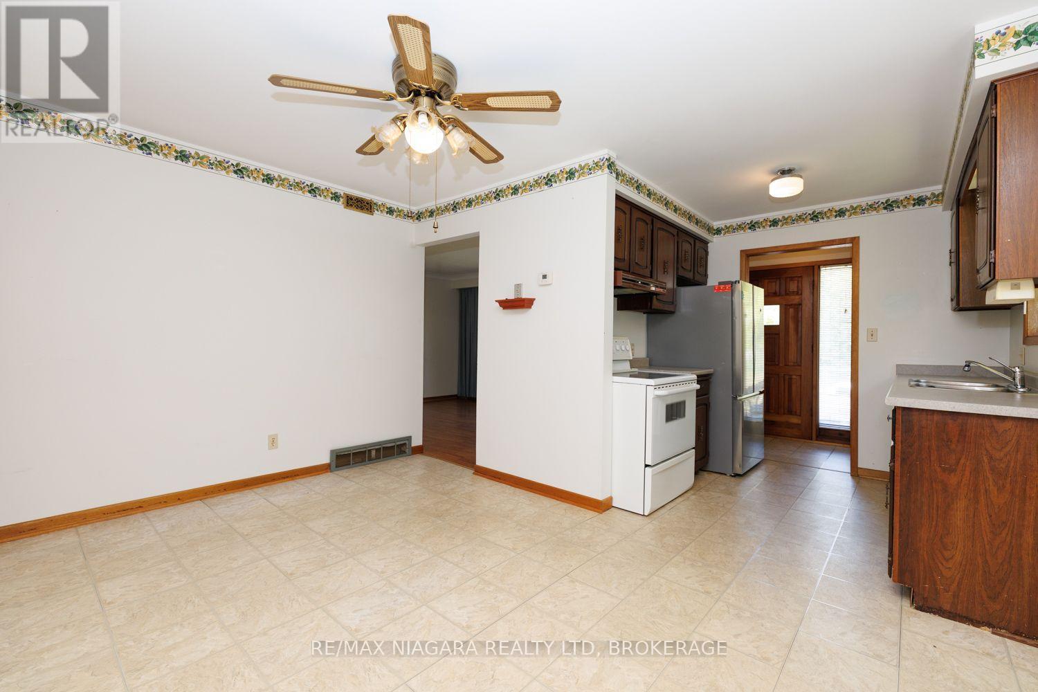 4166 Chippawa Parkway Property Photo 13