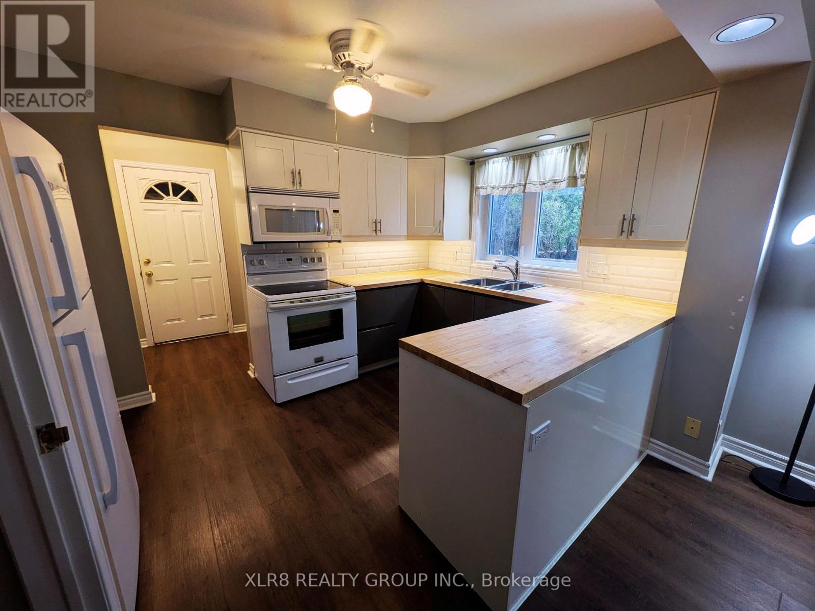 12 John Sidney Crescent Property Photo 6