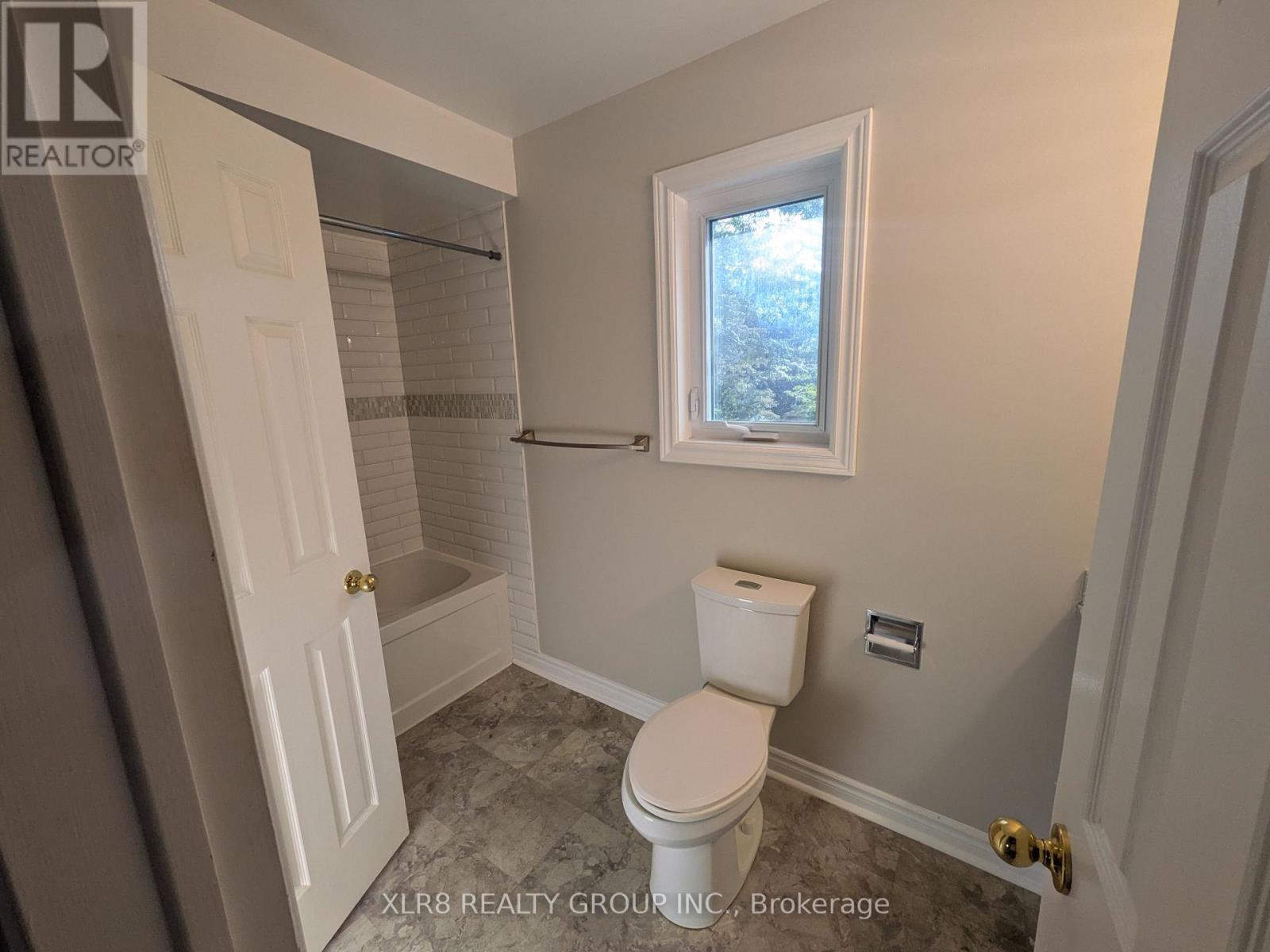 12 John Sidney Crescent Property Photo 14