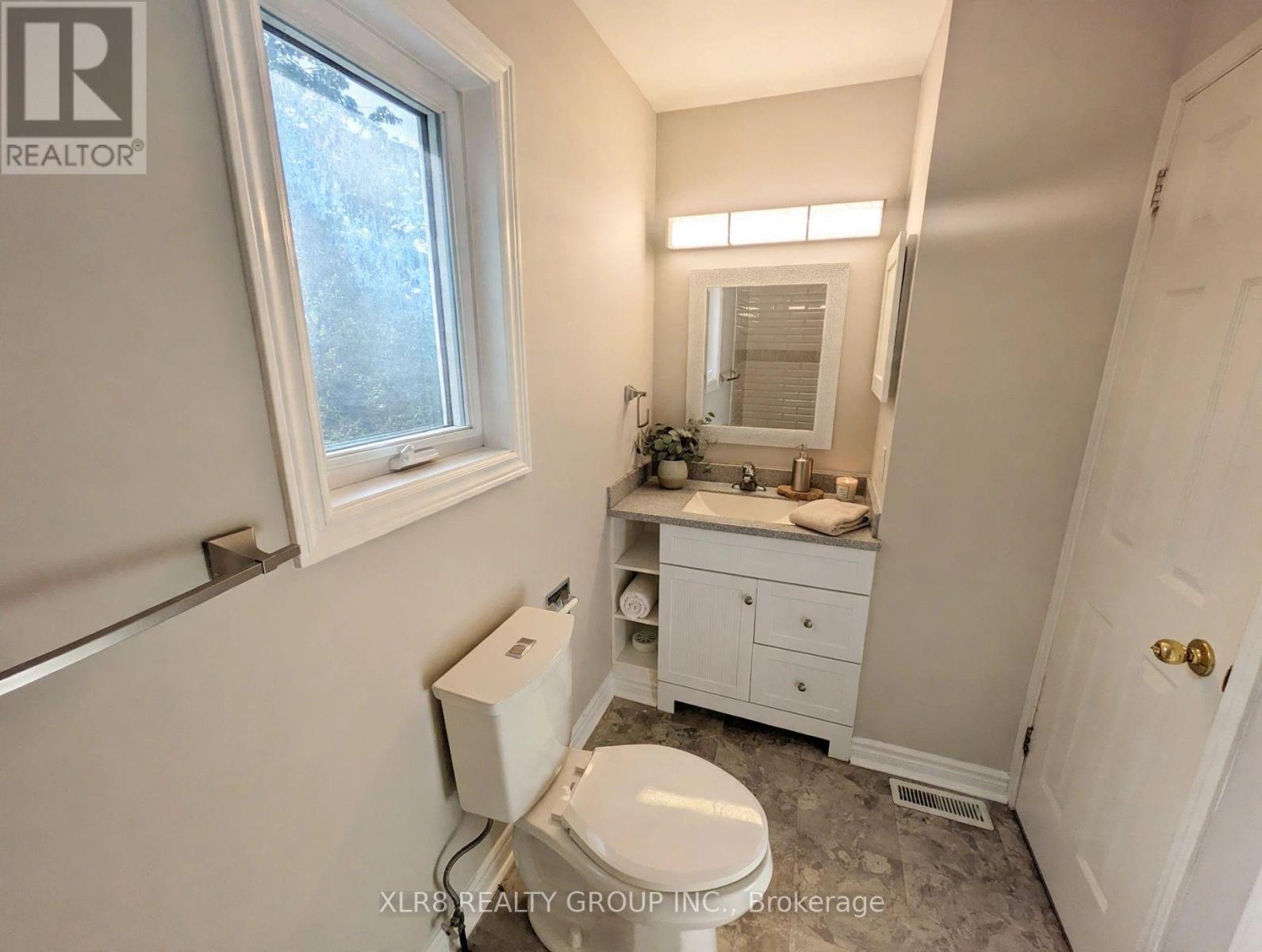 12 John Sidney Crescent Property Photo 17