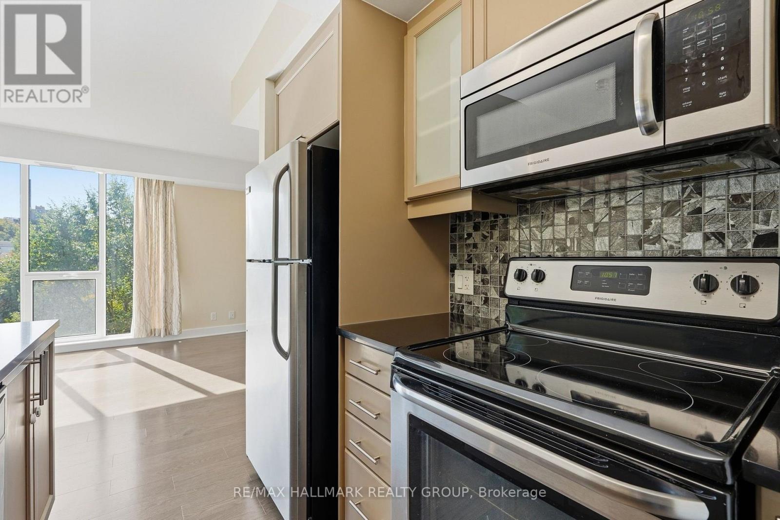 324 - 300c Lett Street Property Photo 17