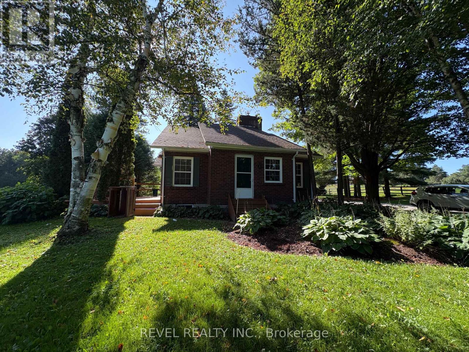 247154 5 Side Road Property Photo 3