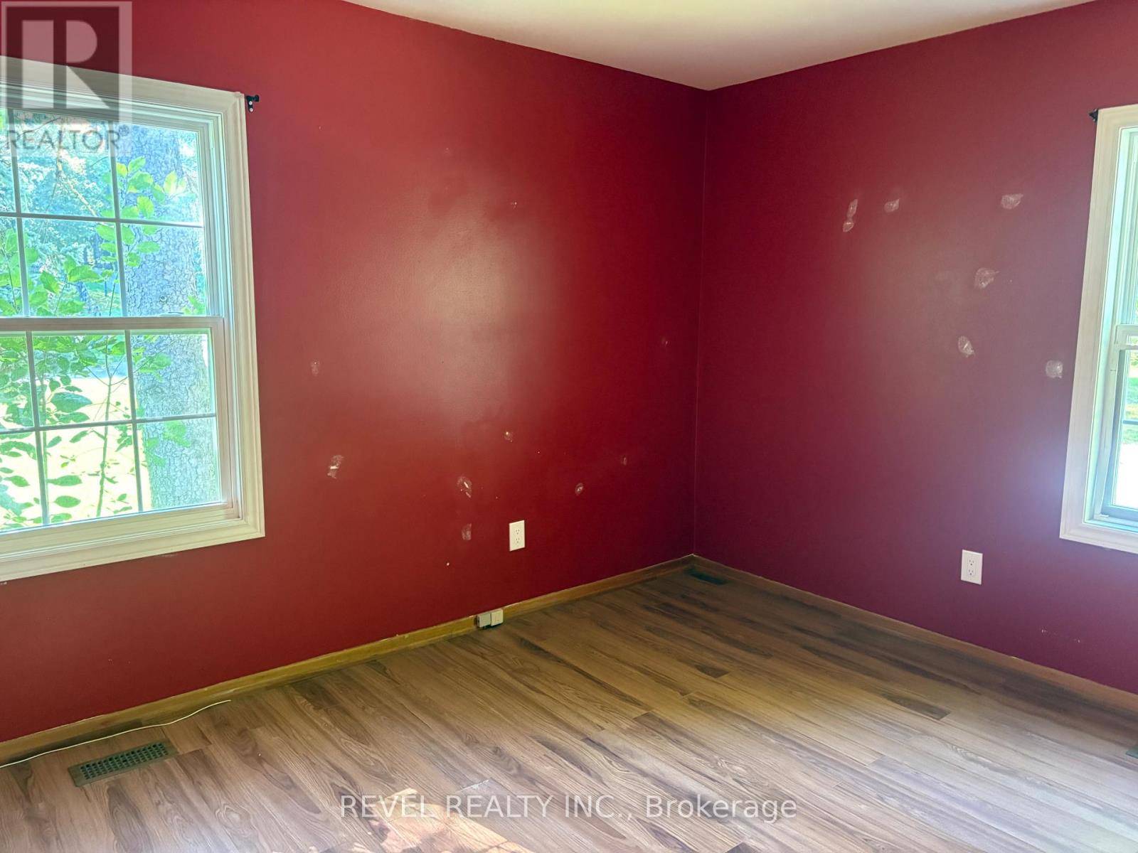 247154 5 Side Road Property Photo 7