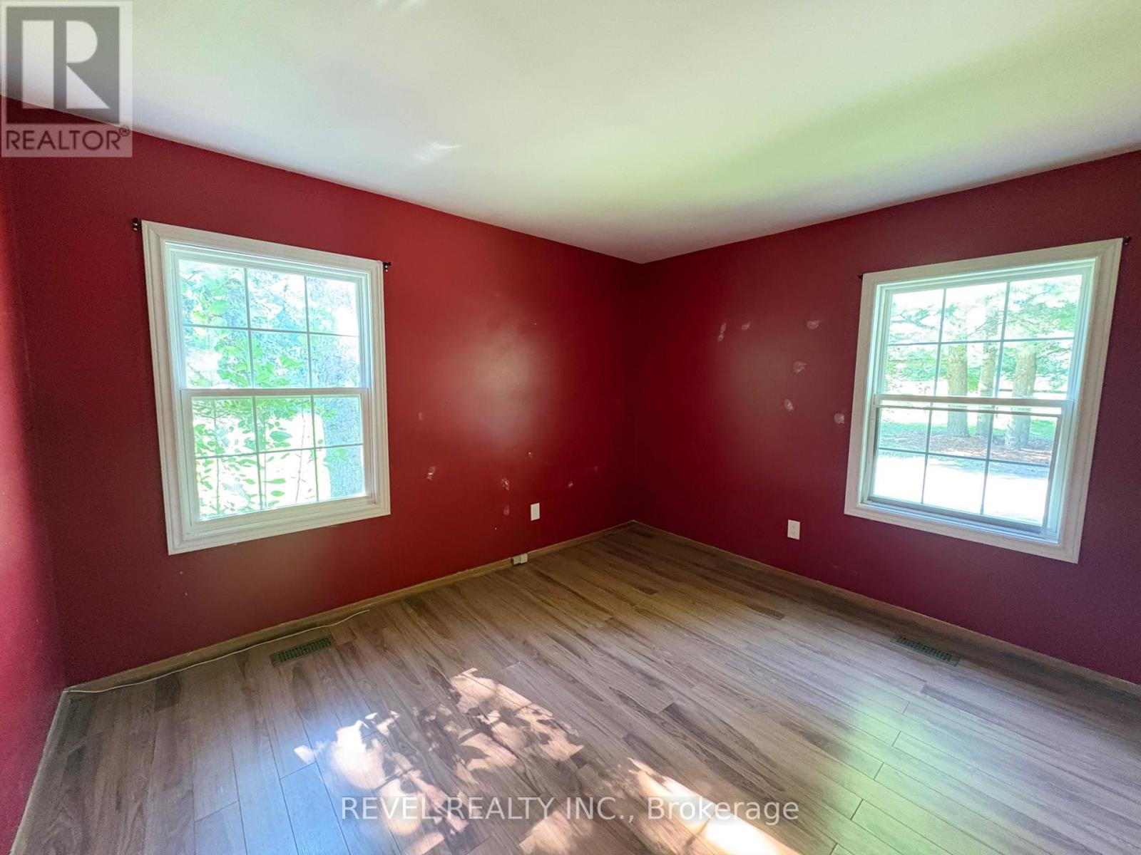 247154 5 Side Road Property Photo 8