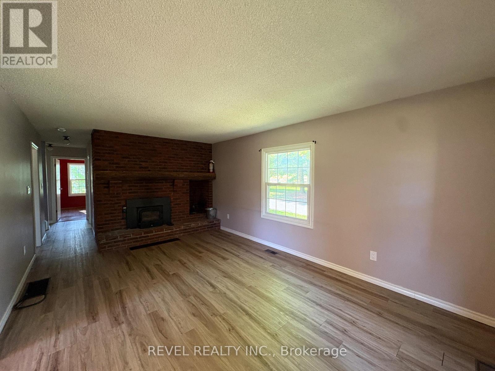247154 5 Side Road Property Photo 14