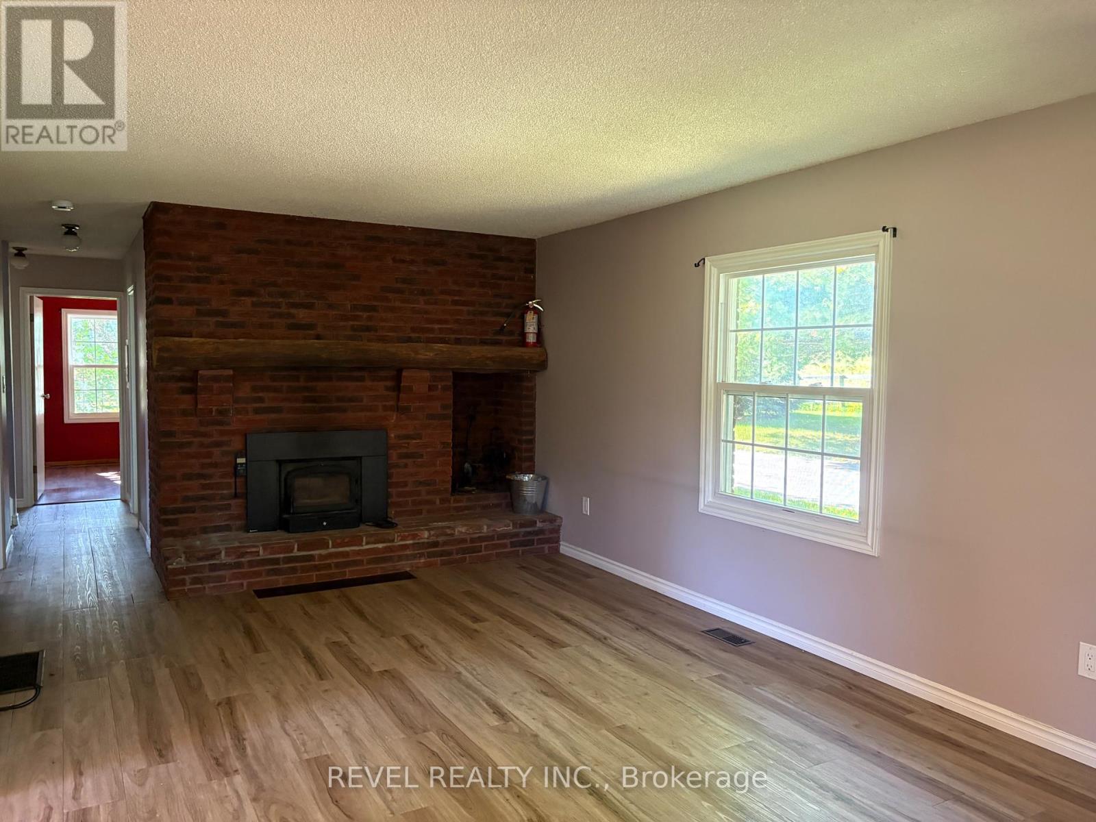 247154 5 Side Road Property Photo 17