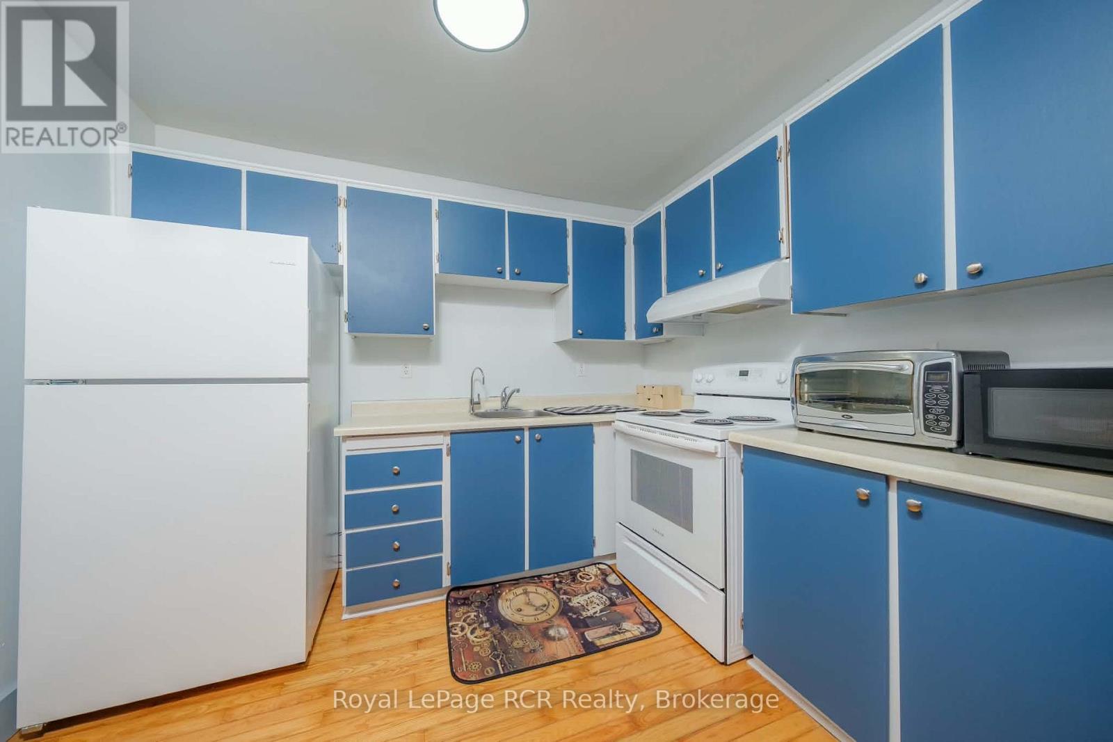 727 Johnston Crescent Property Photo 5