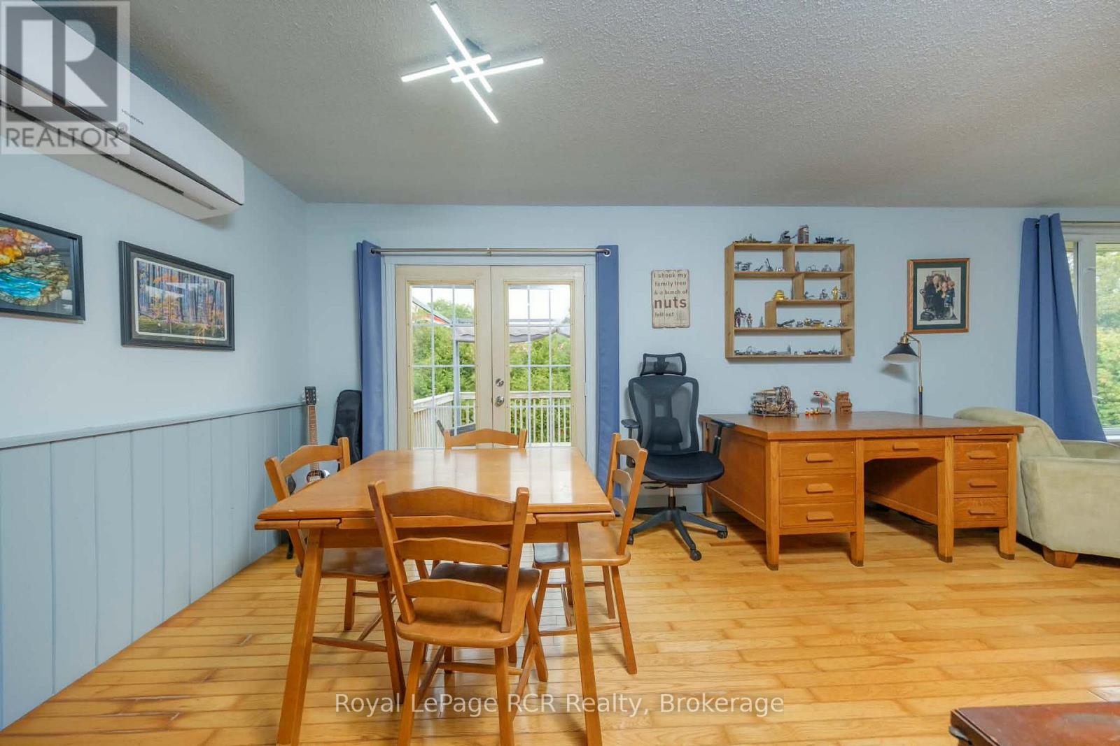 727 Johnston Crescent Property Photo 6