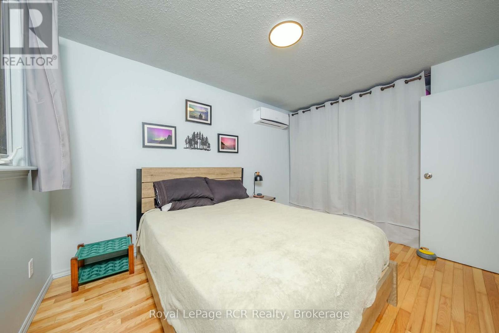 727 Johnston Crescent Property Photo 11