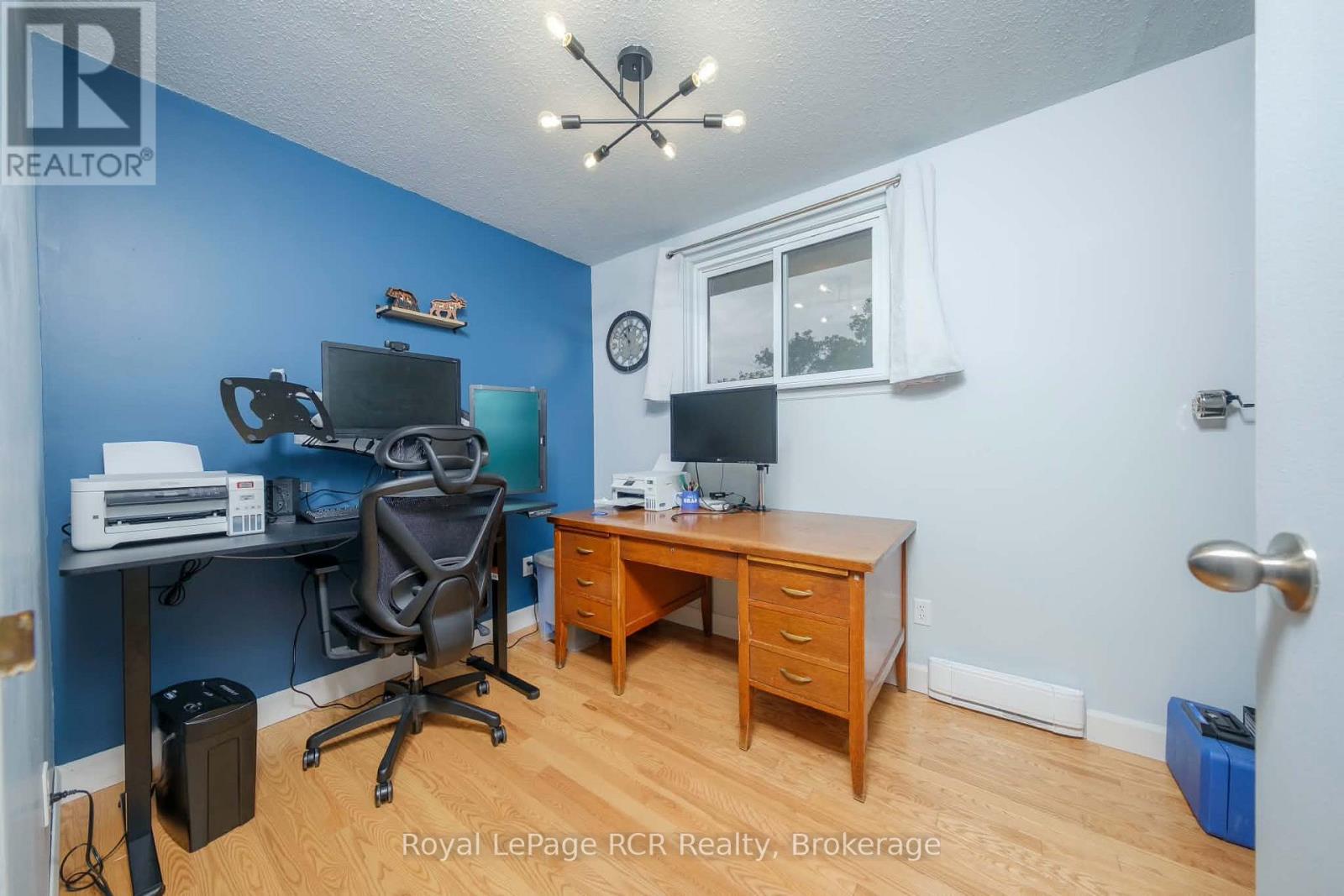 727 Johnston Crescent Property Photo 14