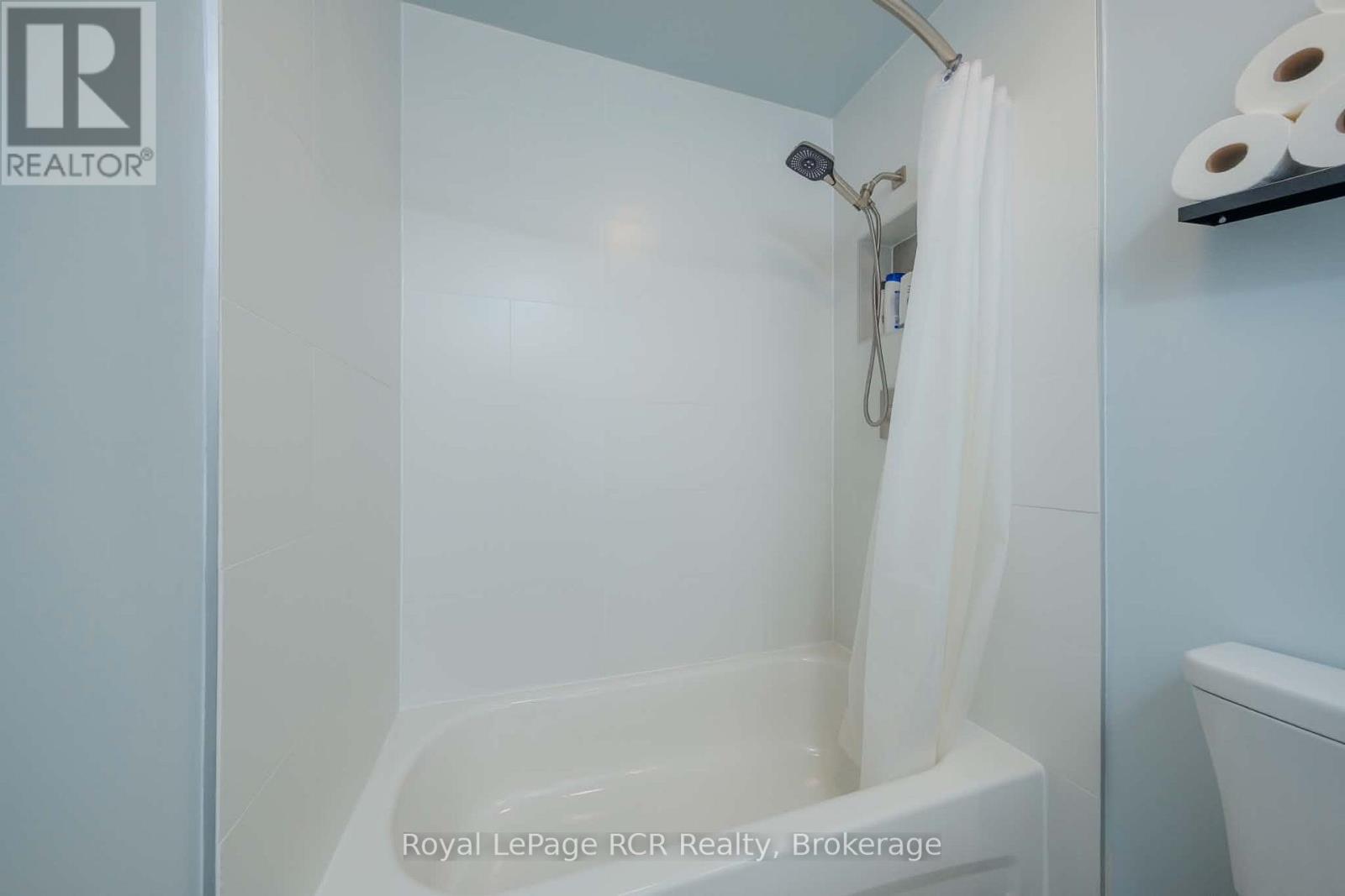 727 Johnston Crescent Property Photo 16