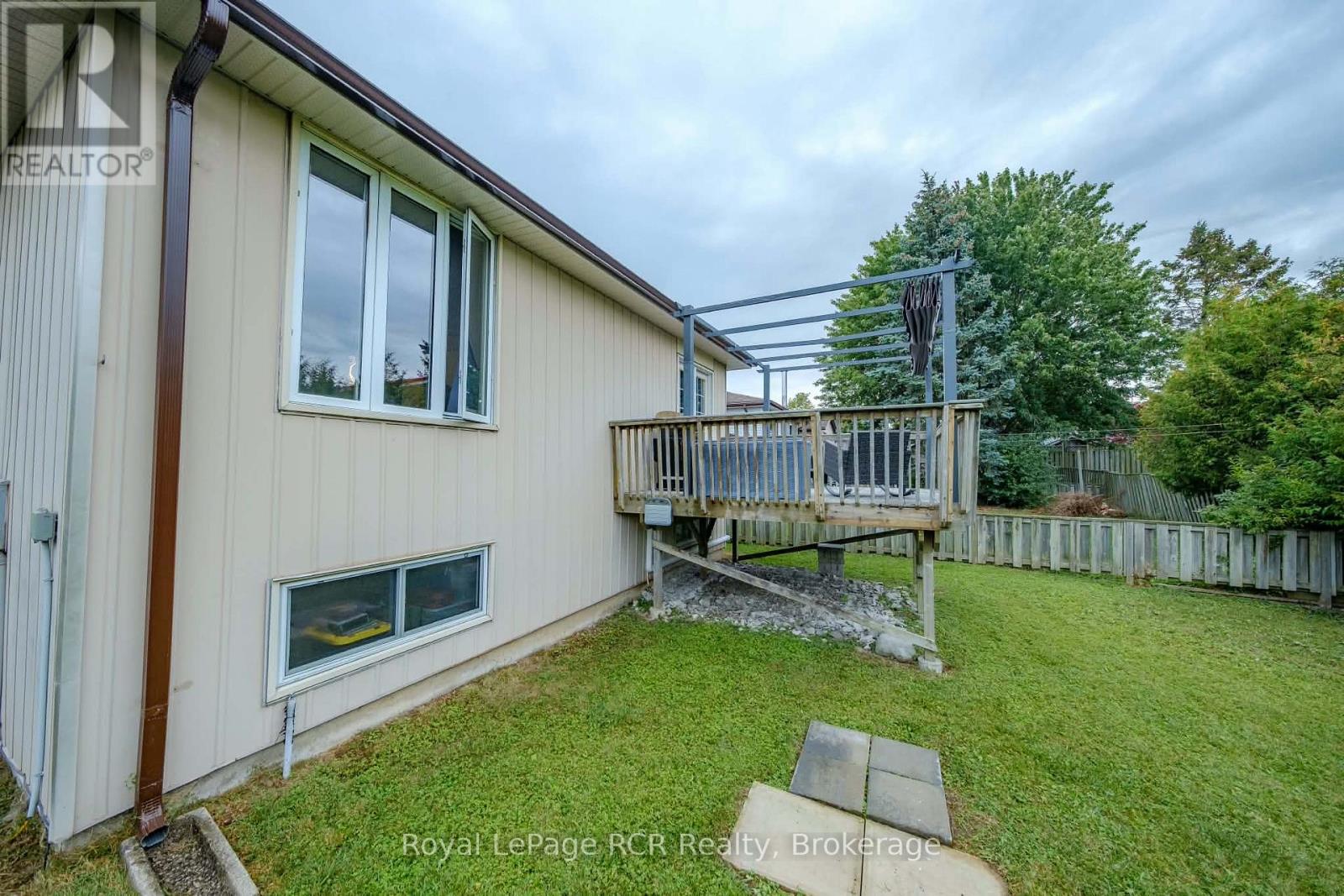 727 Johnston Crescent Property Photo 21