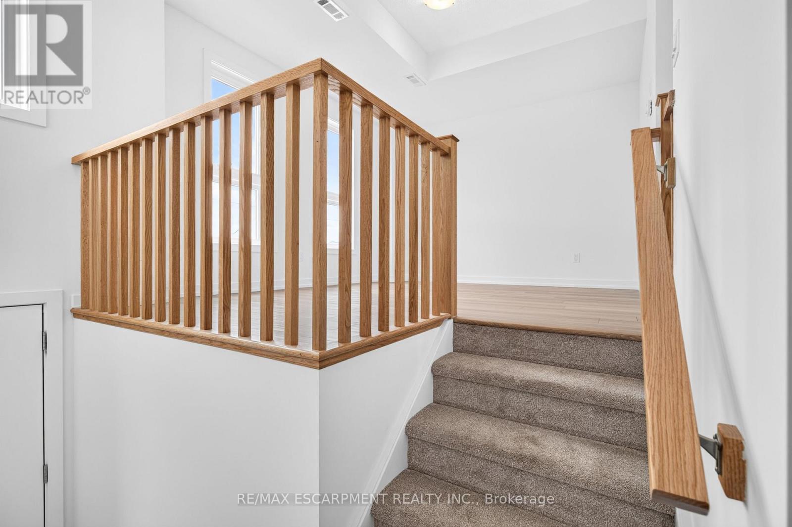 55 Great Falls Boulevard Property Photo 4