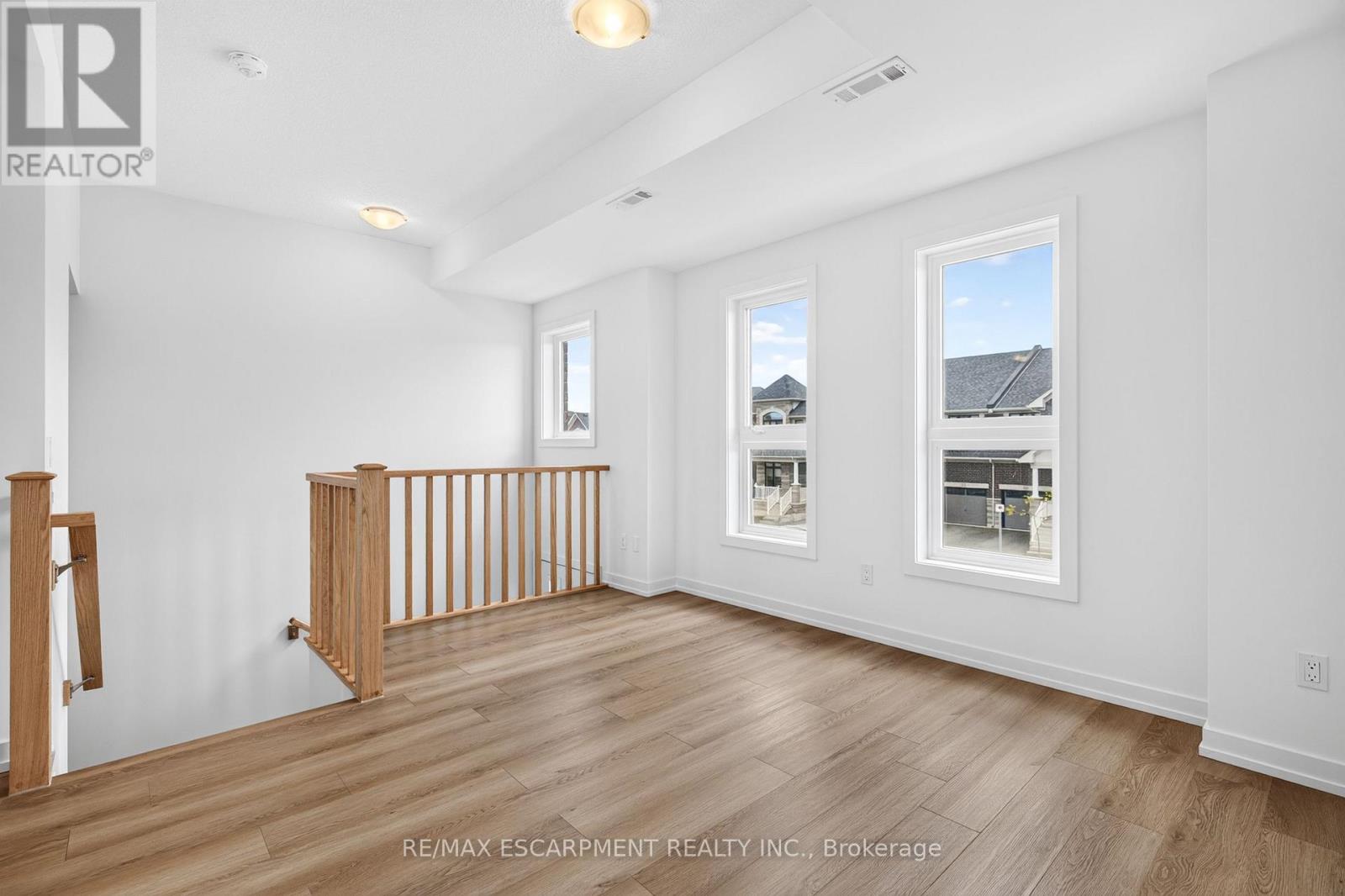 55 Great Falls Boulevard Property Photo 5