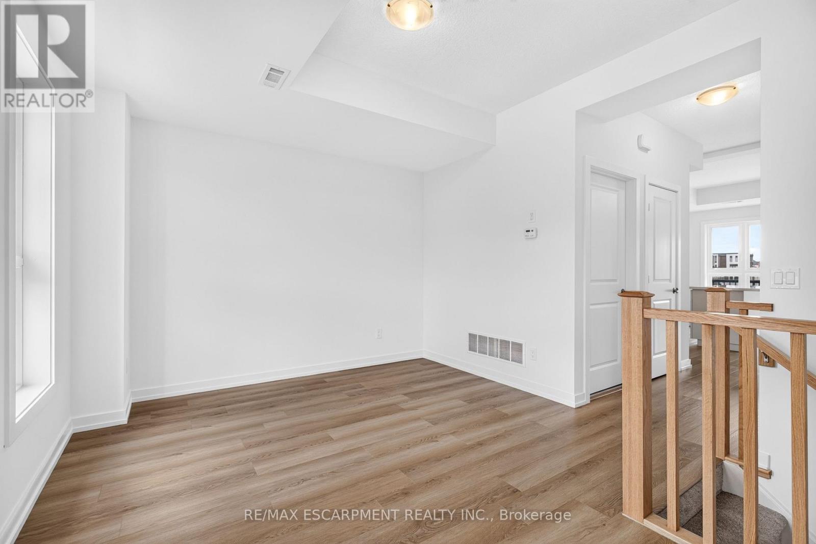 55 Great Falls Boulevard Property Photo 7