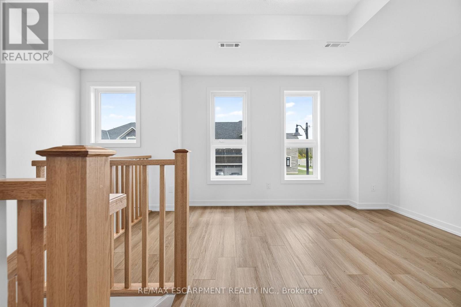 55 Great Falls Boulevard Property Photo 8